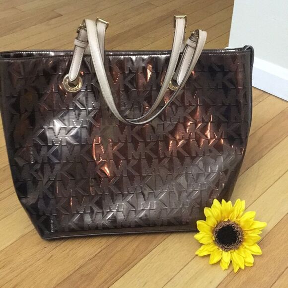 🎉 HP🎉 Authentic Michael Kors Tote - Picture 2 of 8